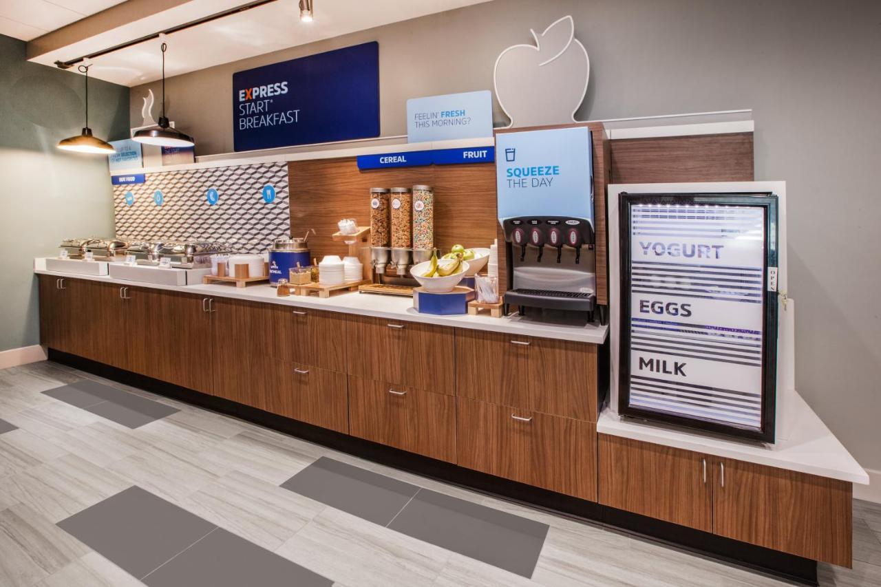Holiday Inn Express - Blair By Ihg מראה חיצוני תמונה